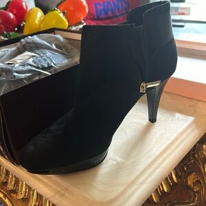 Brand new black bandolino heels